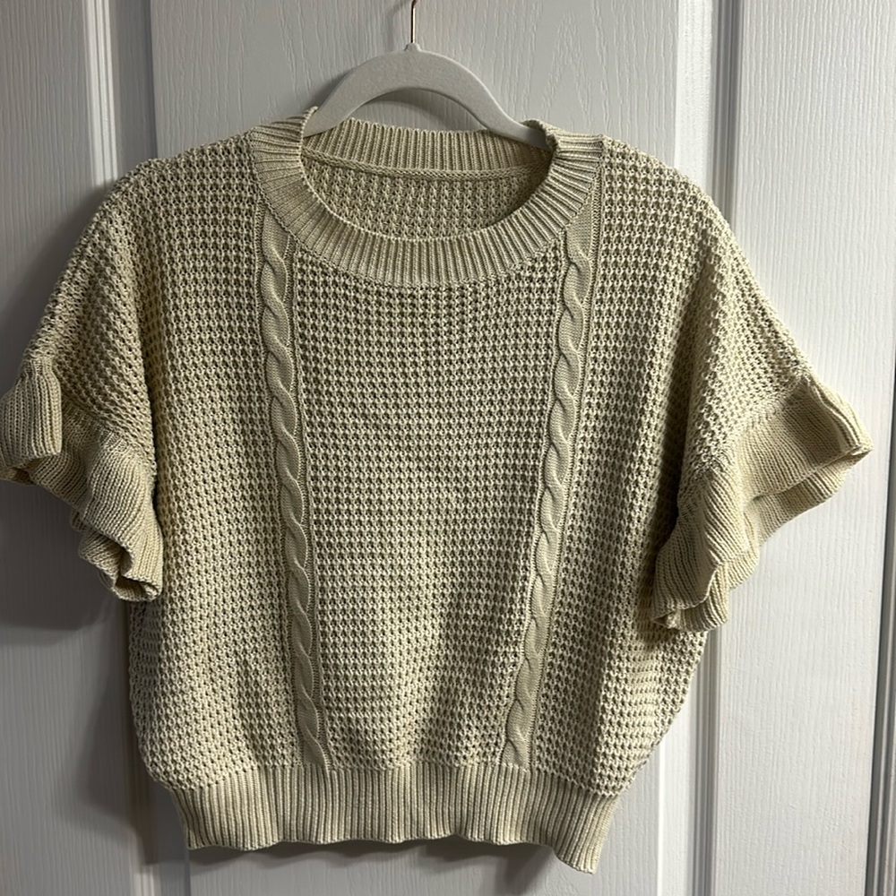 Women’s Ruffled Short Sleeve Round Neck Knitted Top, size Large, Beige